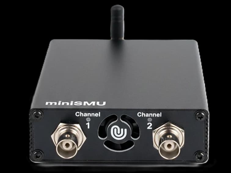 miniSMU MS01 dual-channel source-measure unit, front panel
